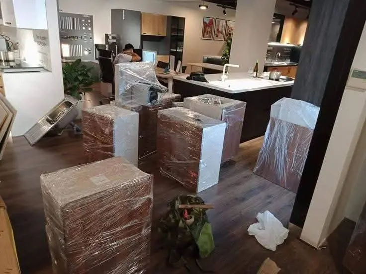 Office furniture removal and commercial clearance in Dubai